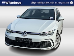 Volkswagen Golf - 1.4 eHybrid 245pk GTE DSG Automaat / Navigatie / App Connect / LM 17 inch / Parkeersensore