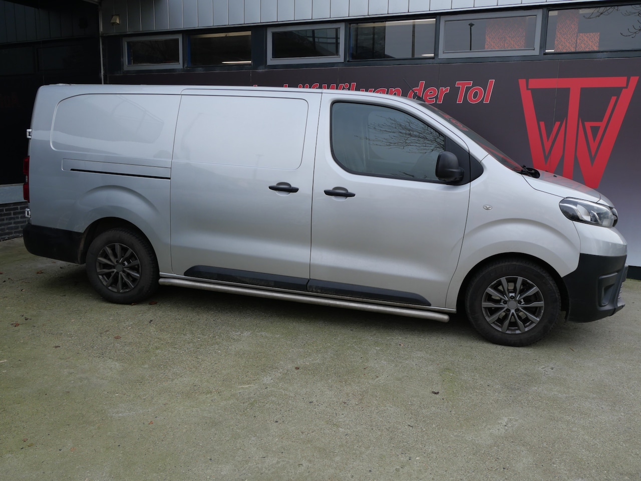 Toyota PROACE Long Worker - 2.0 D-4D COOL COMFORT | CRUISE | TREKHAAK | PDC | EURO 6!! - AutoWereld.nl