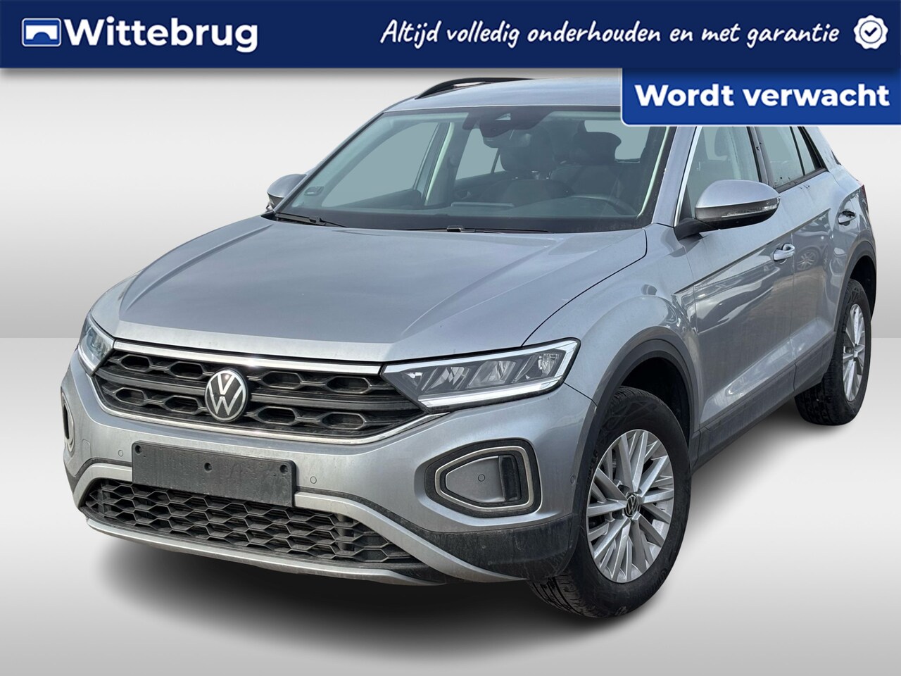 Volkswagen T-Roc - 1.5 150PK DSG TSI Life / Digital Cockpit Pro / Achteruitrijcamera / Stoelverwarming / Crui - AutoWereld.nl