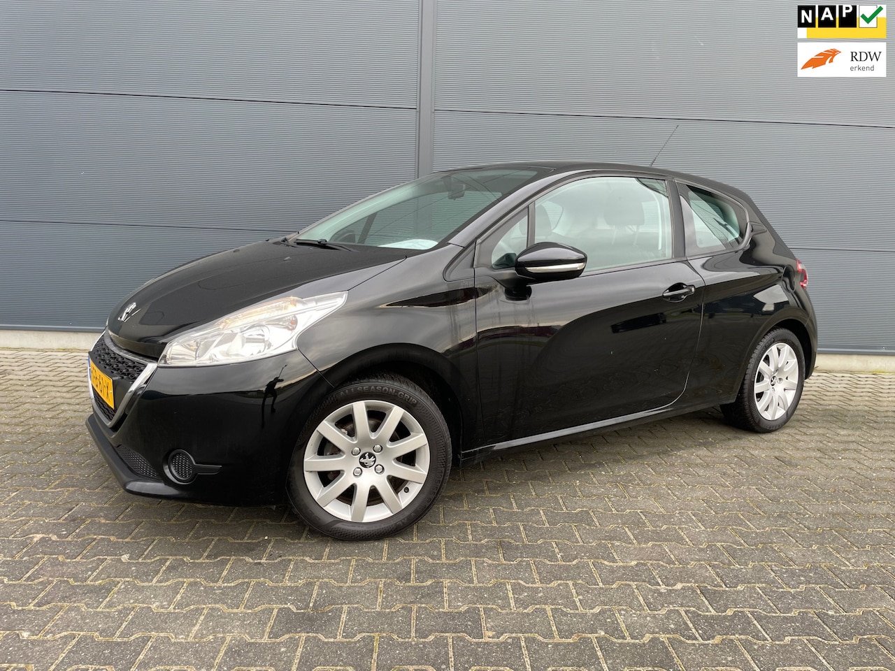 Peugeot 208 - 1.2 PureTech bouwjaar 2015 met cruise / lmv / airco - AutoWereld.nl