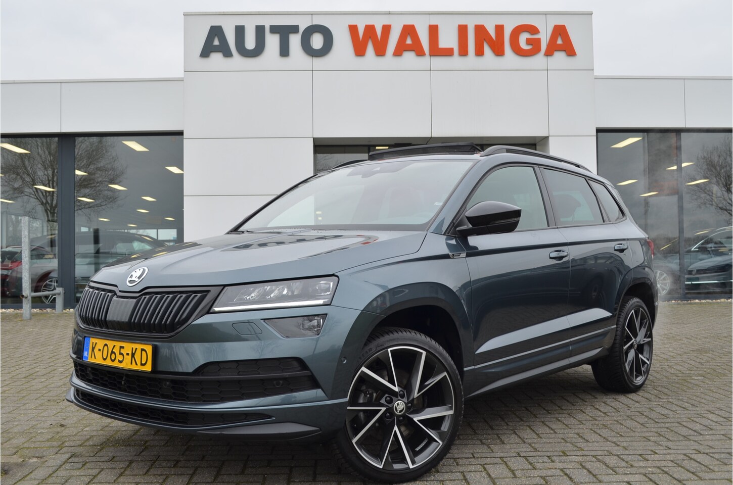 Skoda Karoq - 1.5 TSI ACT Sportline Business Pano | CANTON | Virtual cockpit | a.Camera | Stuur + Stoelv - AutoWereld.nl