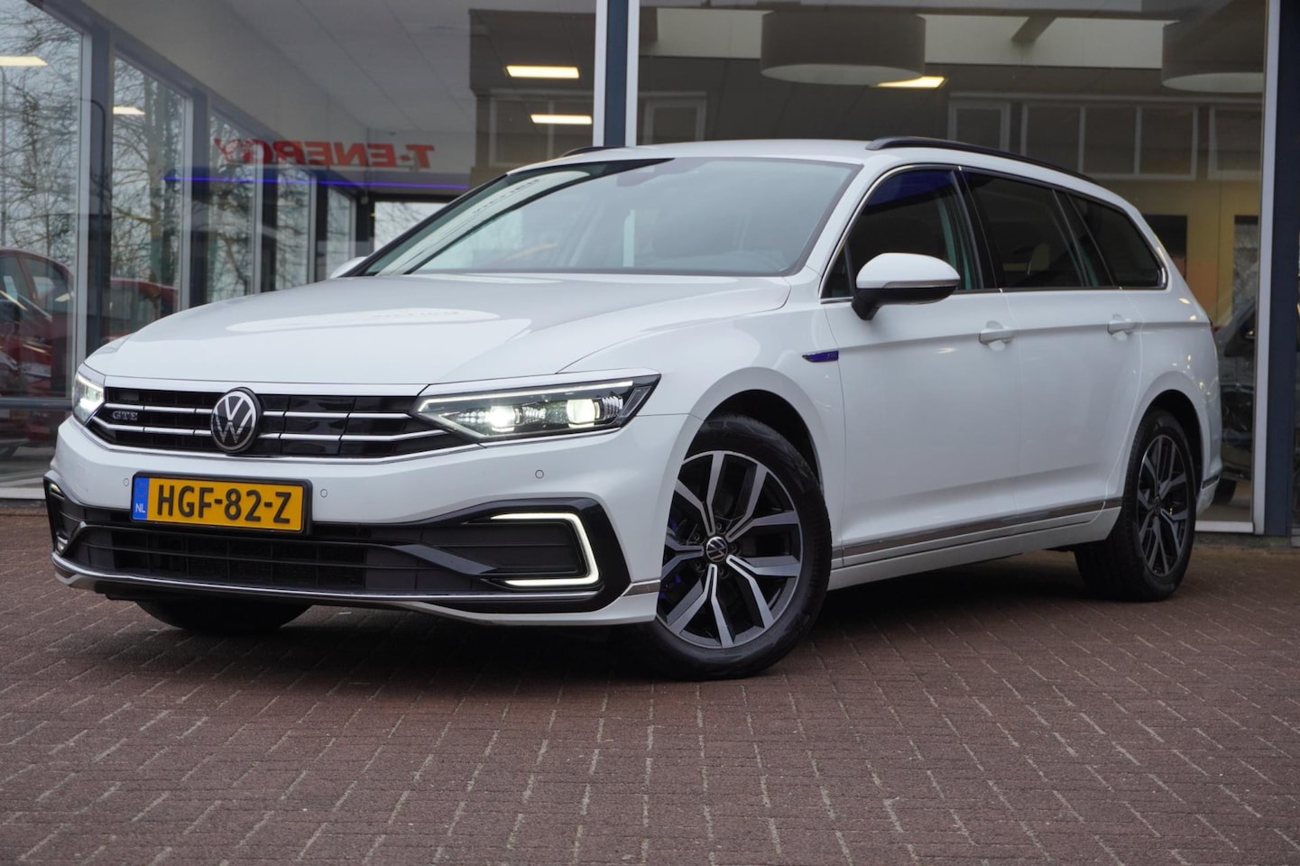 Volkswagen Passat Variant - 1.4 TSI PHEV GTE Business | Airco | Navigatie | Vol opties | Camera | 2021 | Facelift | In - AutoWereld.nl