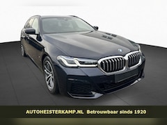 BMW 5-serie Touring - 530d M Sport 286 PK Head Up Trekhaak LED Laser Sportstoelen 18 Inch Sensatec Leder