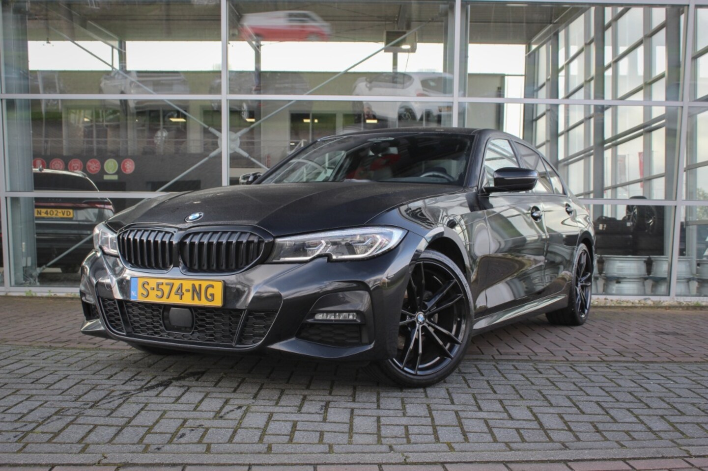 BMW 3-serie - 320i xD High Exec. | Laser | HUD | BTW | - AutoWereld.nl