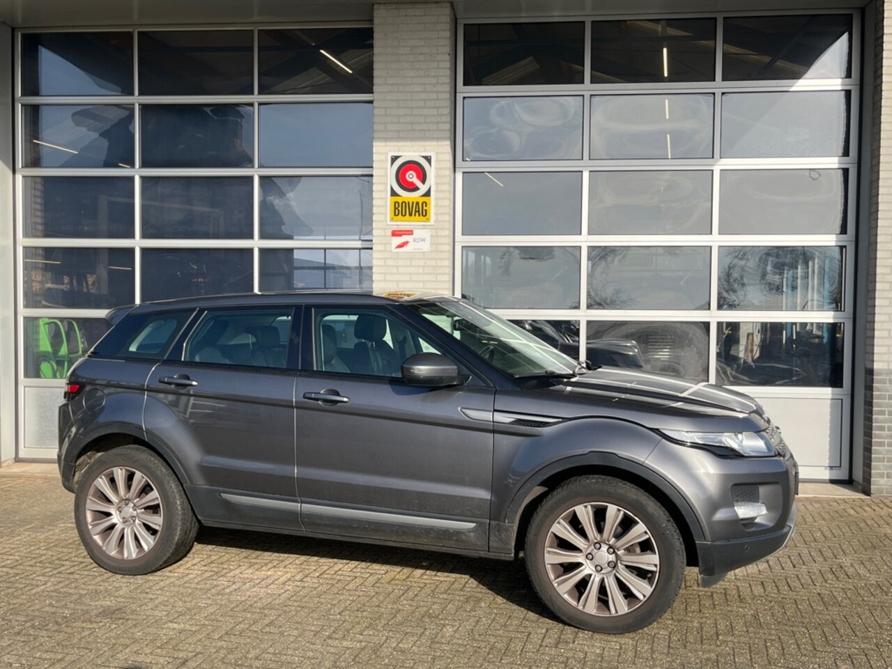 Land Rover Range Rover Evoque - 2.2 eD4 2WD Pure Business Edition 2.2 eD4 2WD Pure Business Edition - AutoWereld.nl