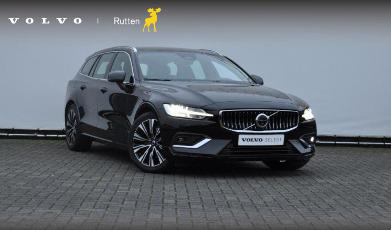 Volvo V60 - B3 177PK Automaat Plus Bright / Semi-elektrisch inklapbare trekhaak / Harman Kardon audio - AutoWereld.nl