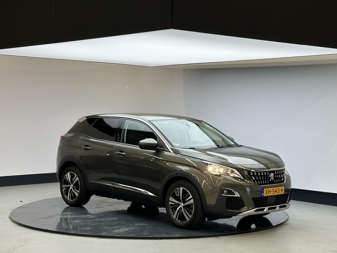 Peugeot 3008 - 1.6 BlueHDi Premium | Leer | All weatherbanden | 1e eigenaar| NL Auto - AutoWereld.nl