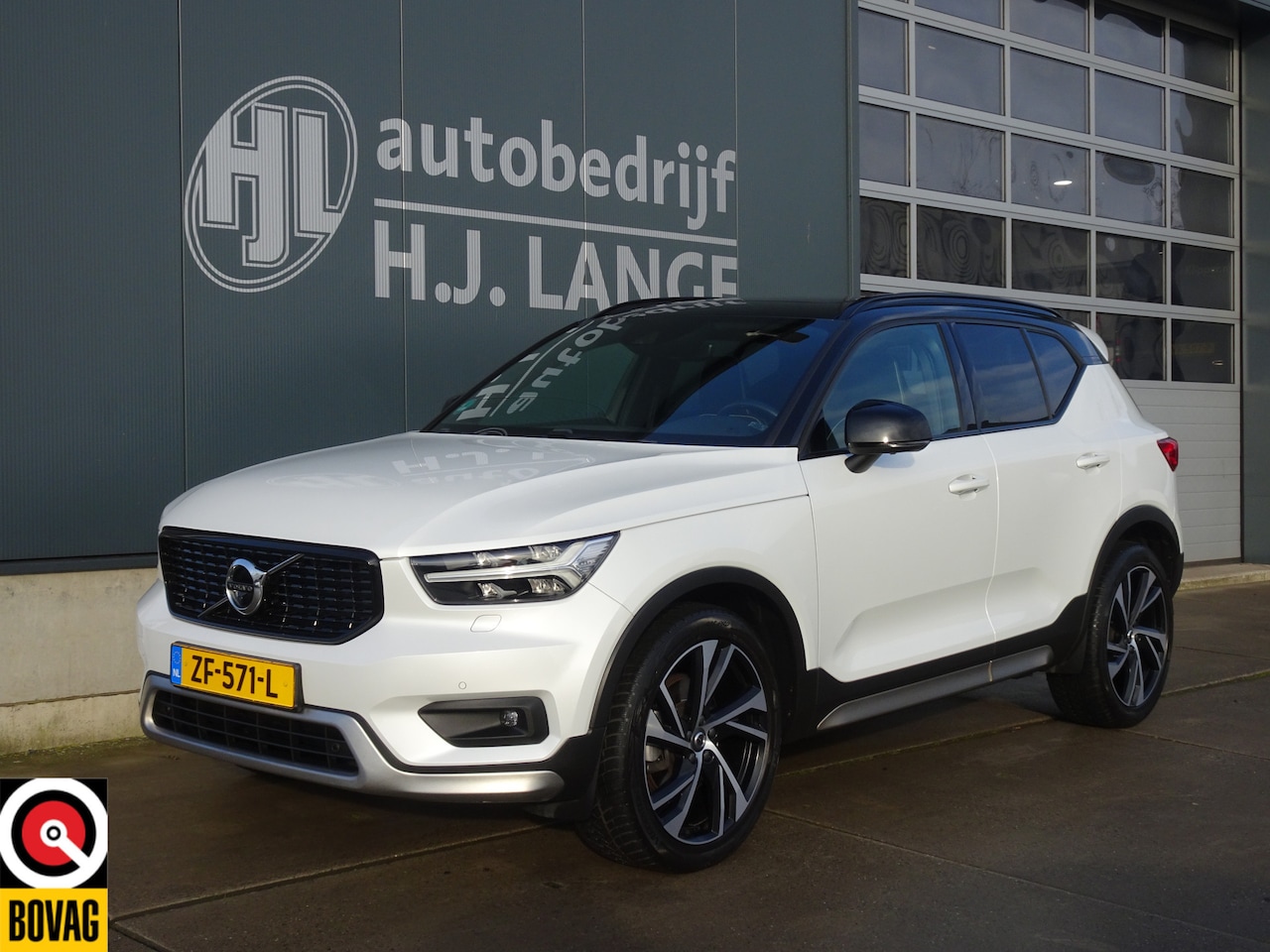 Volvo XC40 - 2.0 T5 AWD R-Design 2.0 T5 AWD R-Design - AutoWereld.nl