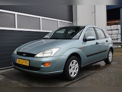 Ford Focus - 1.6-16V Ambienten Weinig km/ nieuwe apk