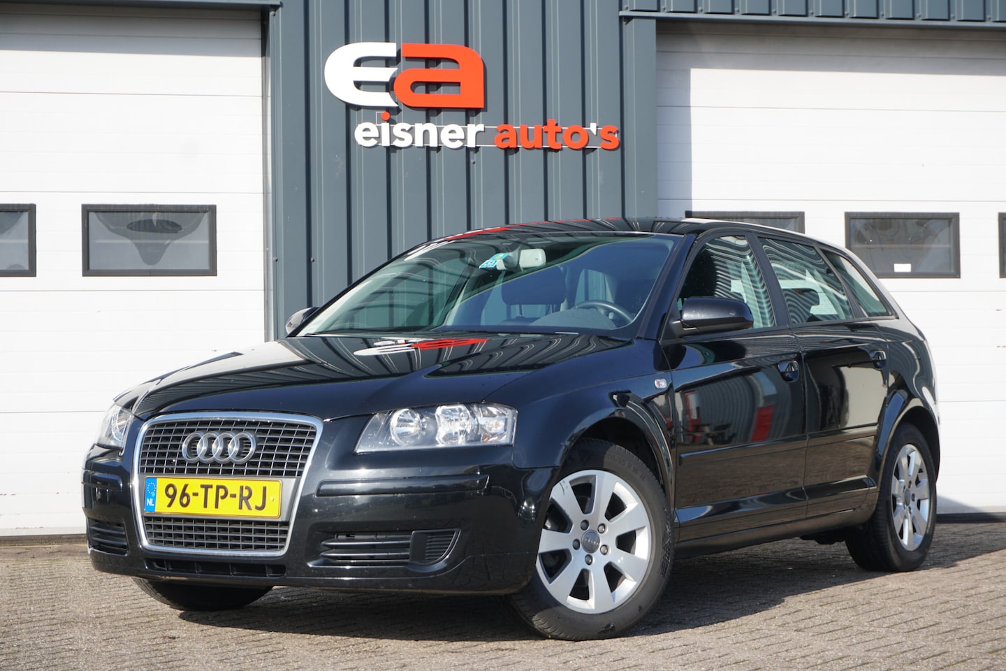 Audi A3 Sportback - 1.6 Ambiente | AUTOMAAT | CLIMA | CRUISE | TREKHAAK | - AutoWereld.nl