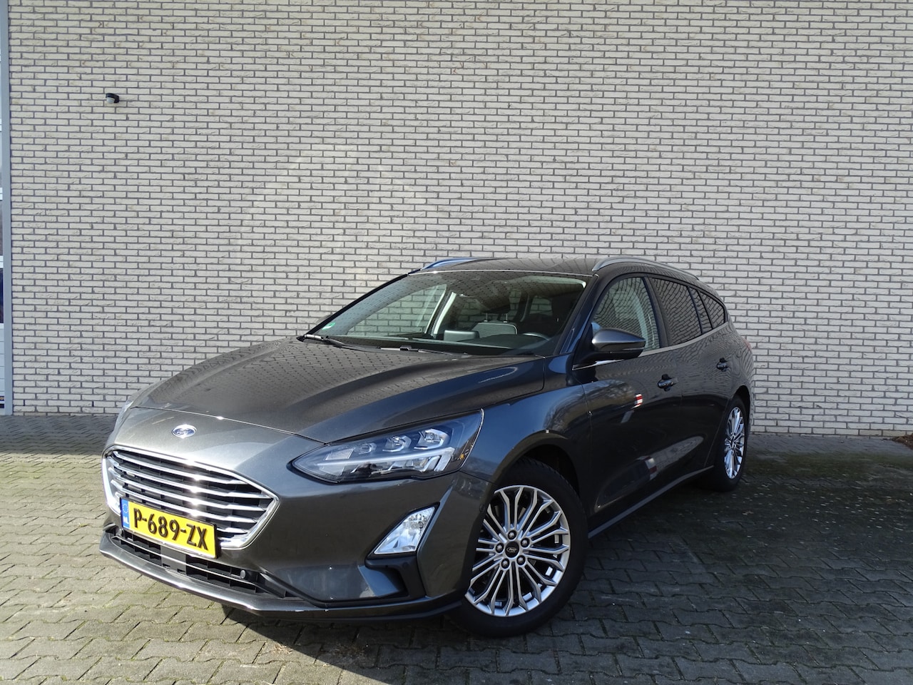 Ford Focus Wagon - Titanium X Business 1.0 EcoBoost Hybrid wagon | Winter Pack | Camera | 17 inch | Apple Car - AutoWereld.nl