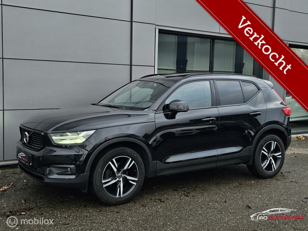 Volvo XC40 - 1.5 T2 R-Design Panorama/H&K/360°/Memory/Trekhaak - AutoWereld.nl