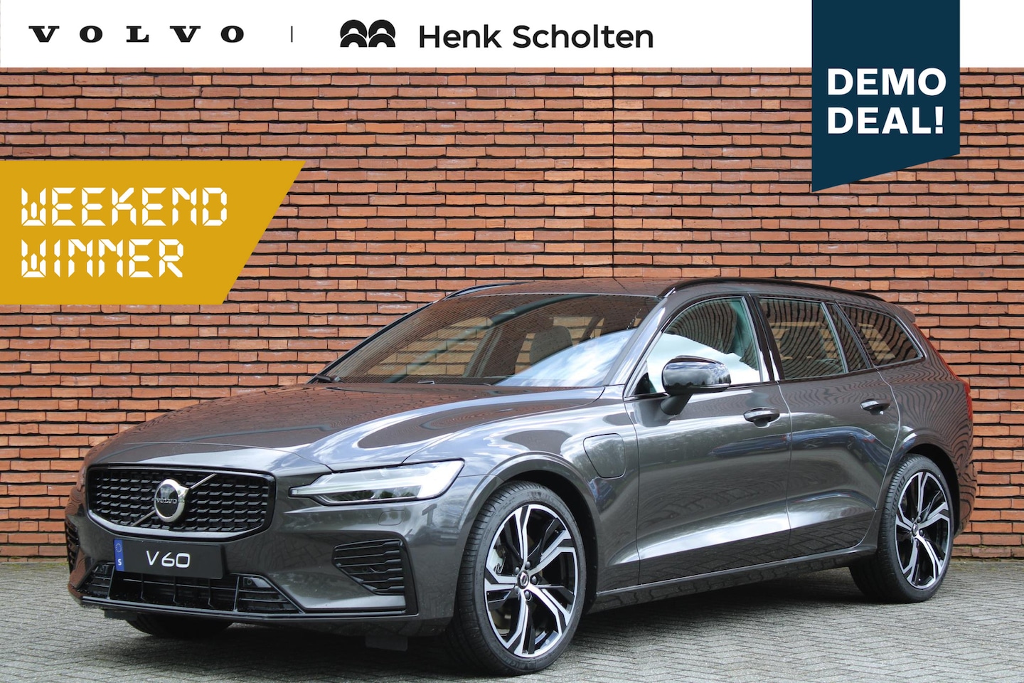 Volvo V60 - T6 AWD AUT8 350PK Ultimate Dark | Trekhaak, Adaptieve Cruise Control | Pilot Assist | Pano - AutoWereld.nl