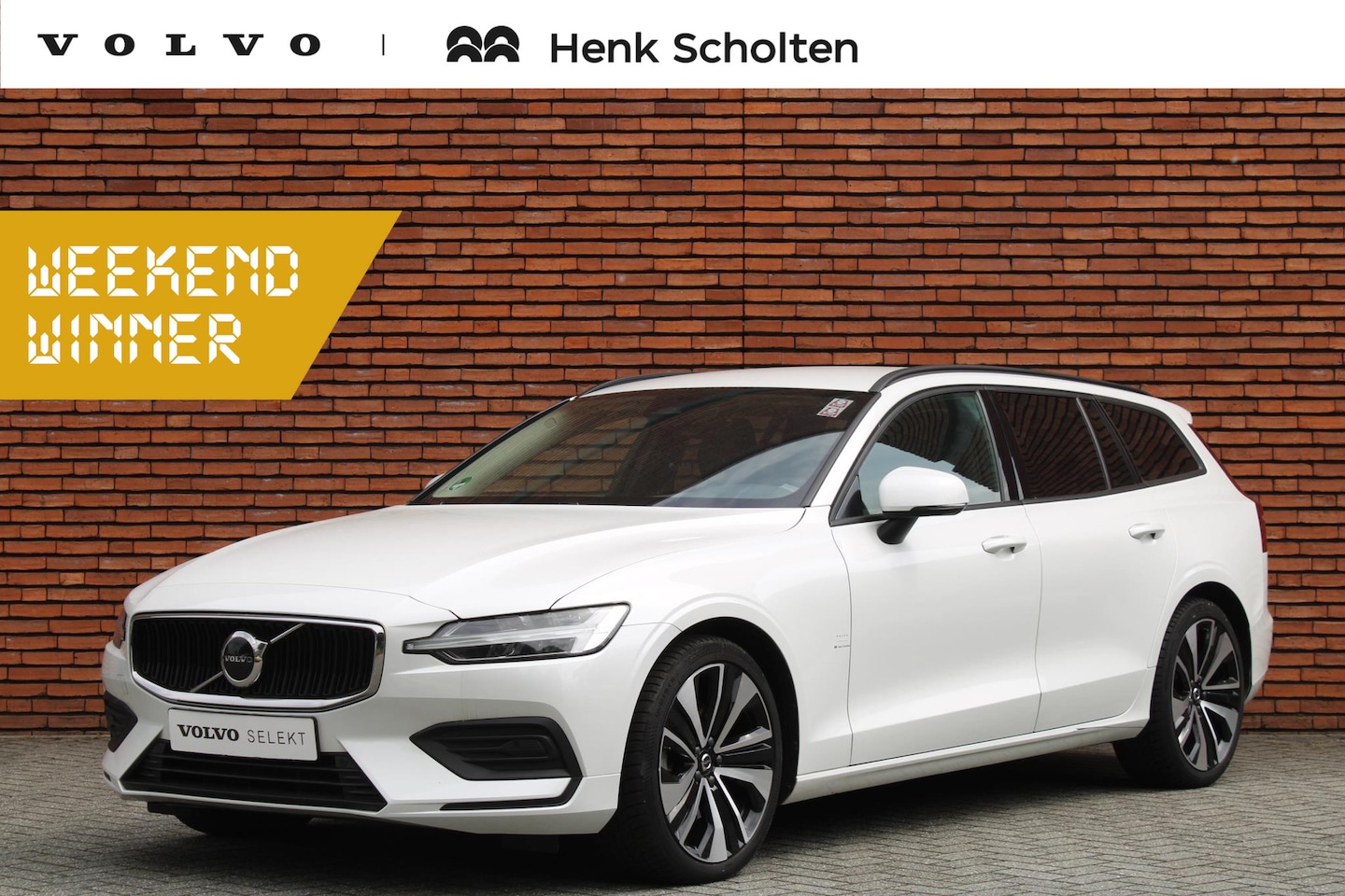 Volvo V60 - B3 AUT7 163PK Essential | Trekhaak | Verwarmbare Voor- en Achterstoelen | Parkeercamera | - AutoWereld.nl