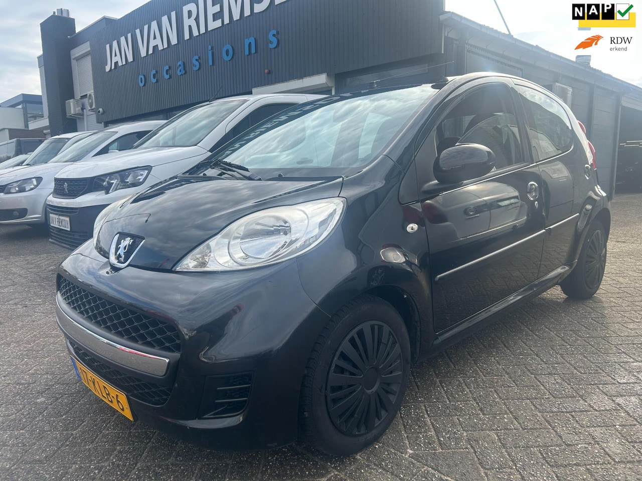 Peugeot 107 - 1.0-12V APK 27-1-2026 Airco 5 drs facelift - AutoWereld.nl