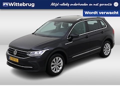 Volkswagen Tiguan - 1.5 TSI Life / Led / CLimate controle / Navigatie / Parkeersensoren V+A /