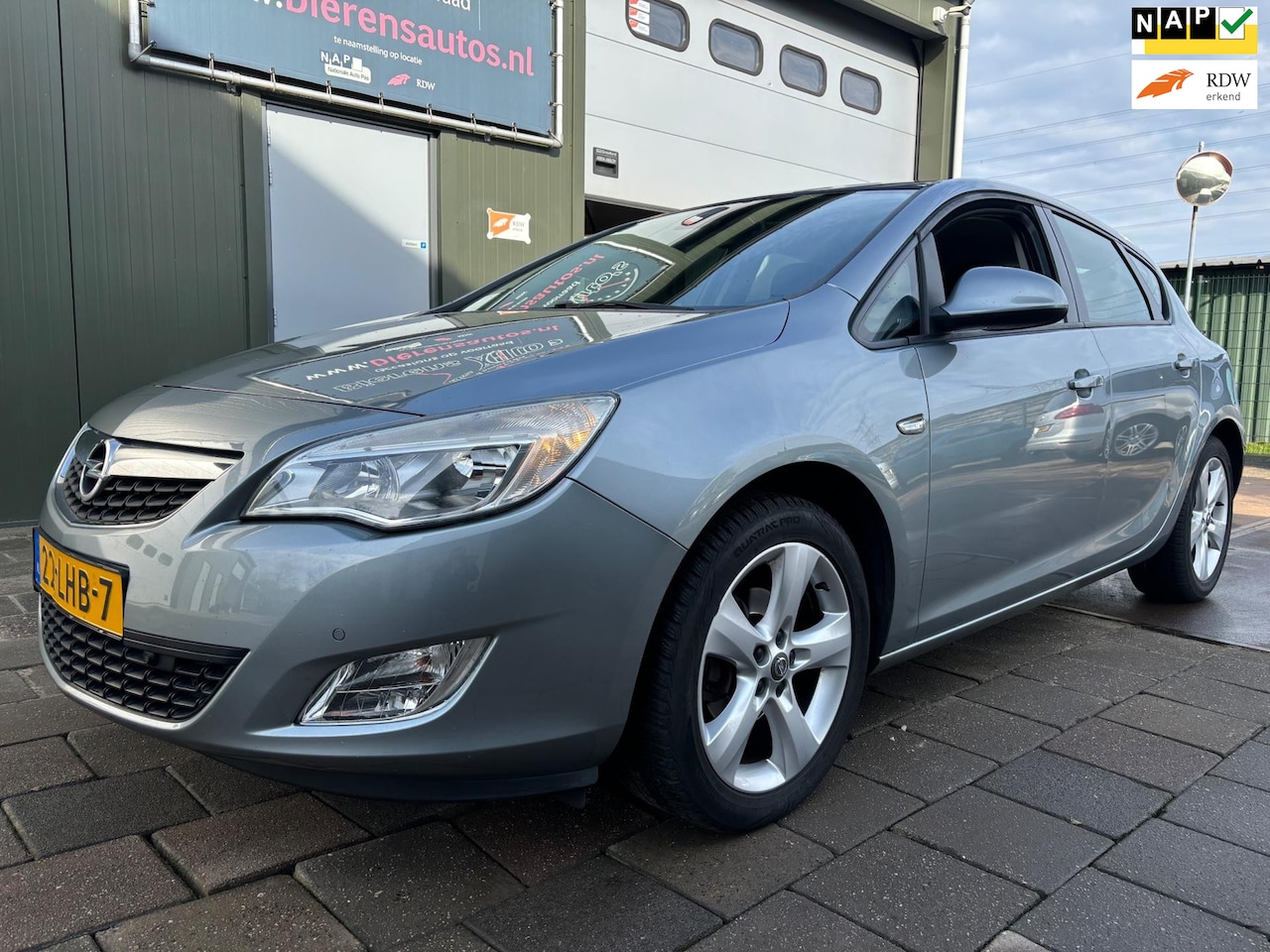 Opel Astra - 1.6 Edition Airco Navi Cruise - AutoWereld.nl