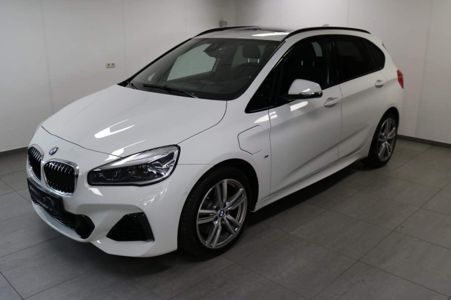 BMW 2-serie Active Tourer - 225xe M Sport 225xe M-Sport - AutoWereld.nl