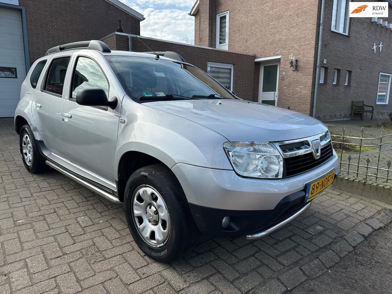 Dacia Duster - 1.6 Lauréate 2wd 1.6 Lauréate 2wd - AutoWereld.nl