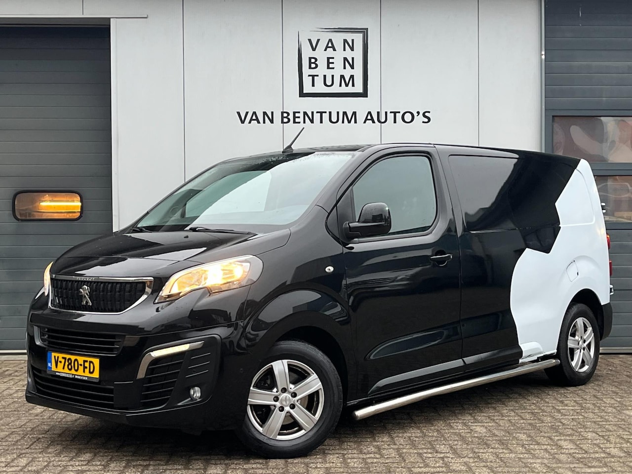 Peugeot Expert - 2.0 BlueHDI 120pk Navi Airco Cruise 3-pers. EURO 6 - AutoWereld.nl