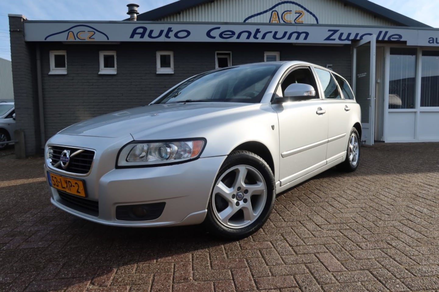 Volvo V50 - 2.0 Sport 2.0 SPORT ( ORIGINEEL NL AUTO) - AutoWereld.nl