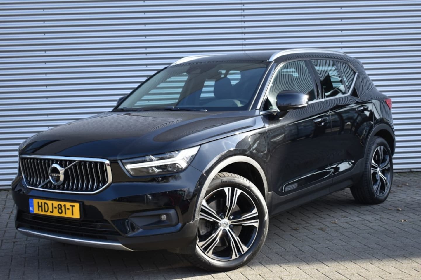 Volvo XC40 - 1.5 T5 RECHARGE R-DESIGN / ADAP. CRUISE / LEDER / EL. TREKHAAK - AutoWereld.nl