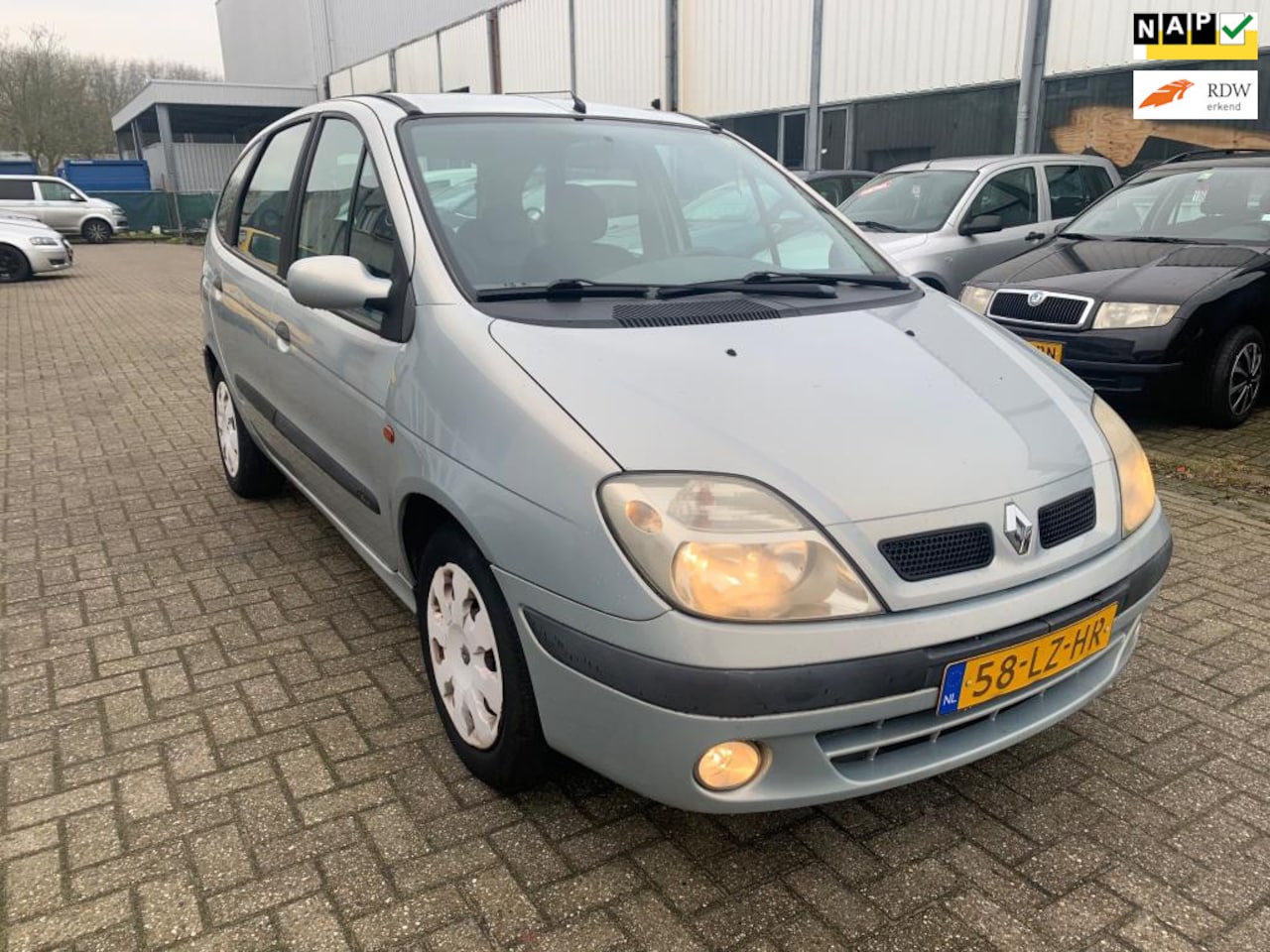 Renault Scénic - 1.6-16V Airco Elektr pakket Fijne hoge instap auto Rijdt en schakelt perfect - AutoWereld.nl