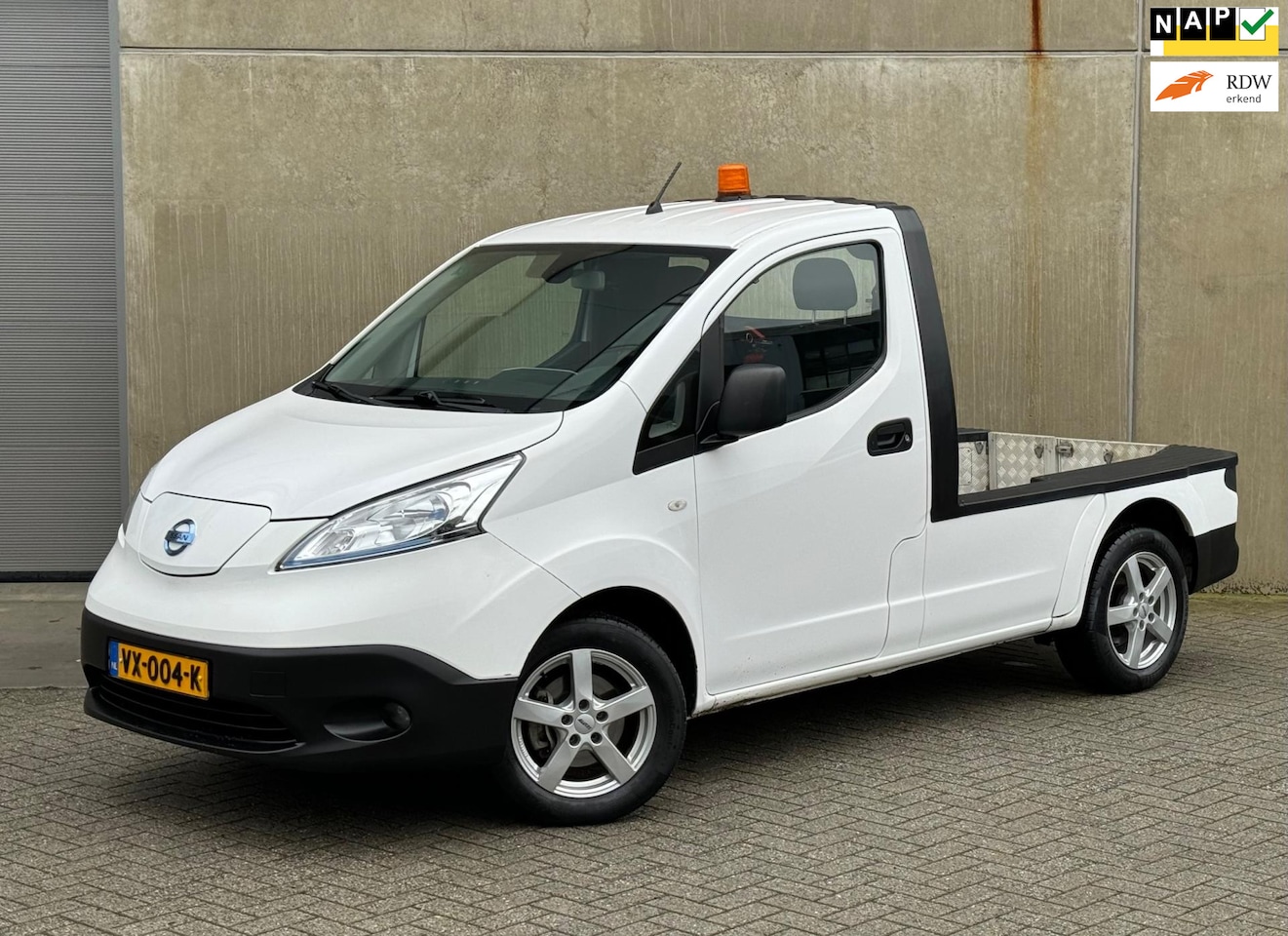 Nissan e-NV200 - 2016 Wit Elektrisch 109pk OPEN LAADBAK NAP - AutoWereld.nl