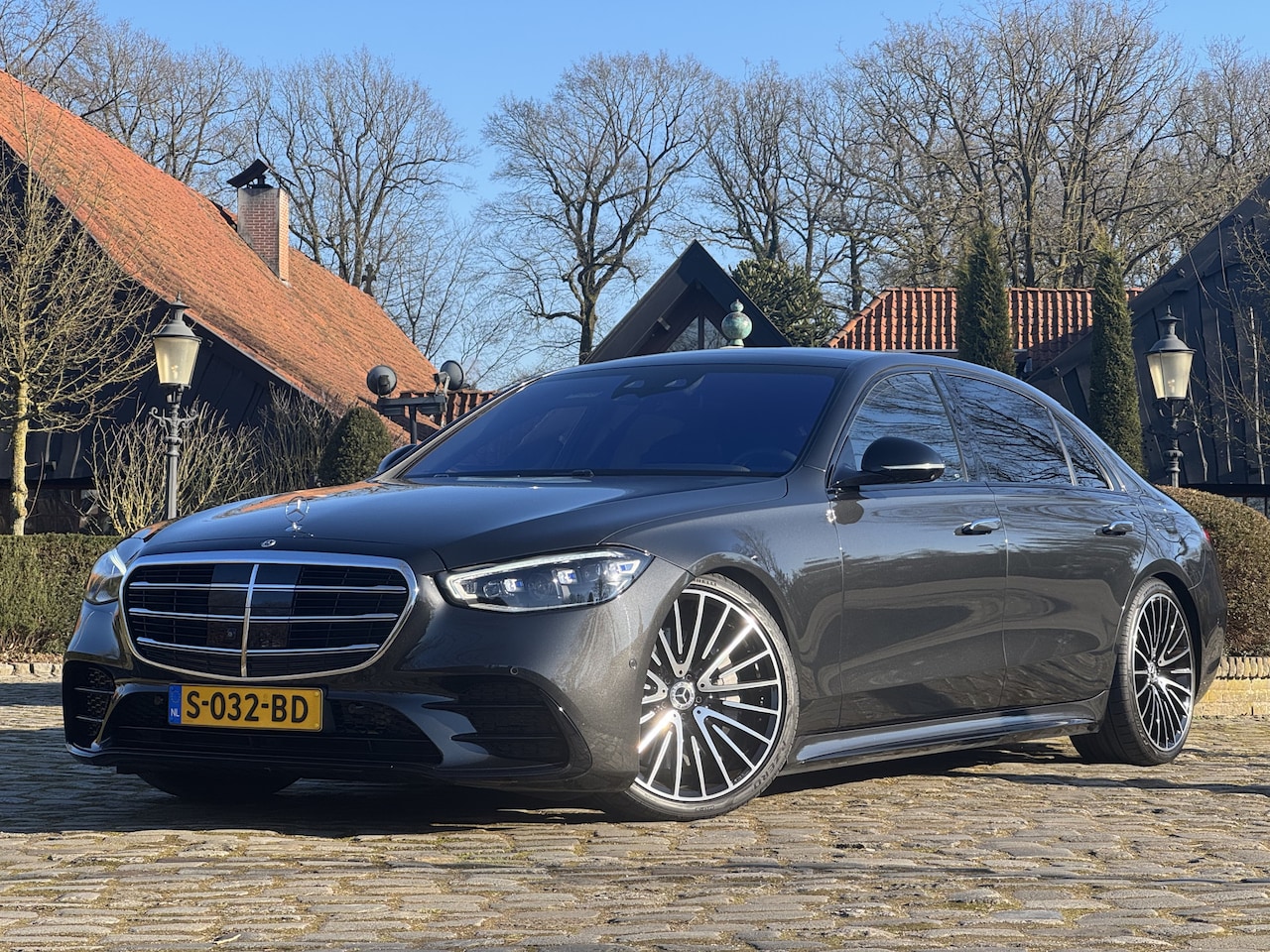 Mercedes-Benz S-klasse - S 580 e Lang AMG Line | First Class Achter. | Airmatic | Panoramadak | Burmester Sound 3D - AutoWereld.nl