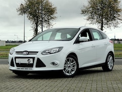 Ford Focus - 1.0 EcoBoost Titanium | Trekhaak | Navi | Climate | Cruise