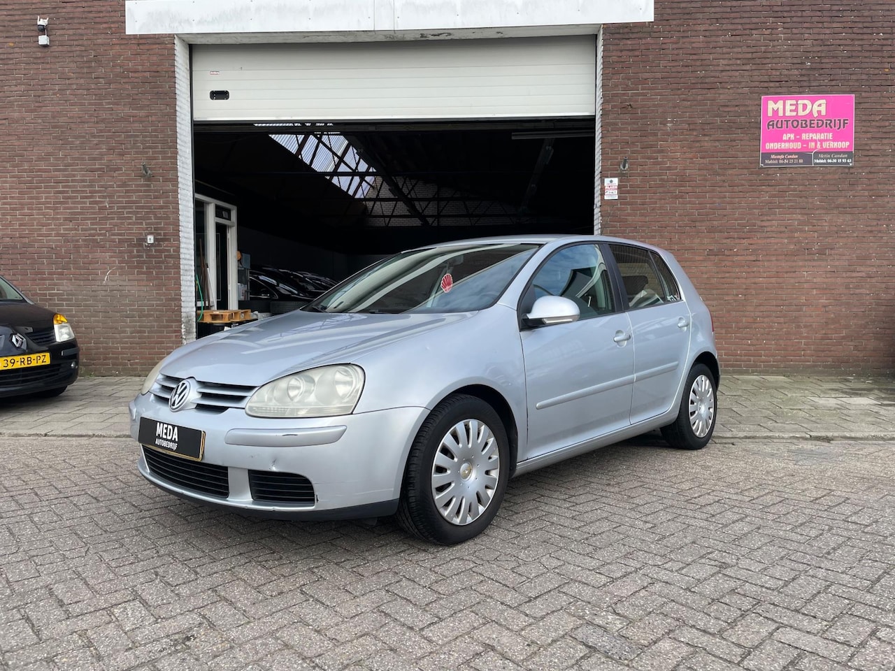 Volkswagen Golf - 1.6 FSI Optive | Airco | Automaat | Elektrische Ramen - AutoWereld.nl