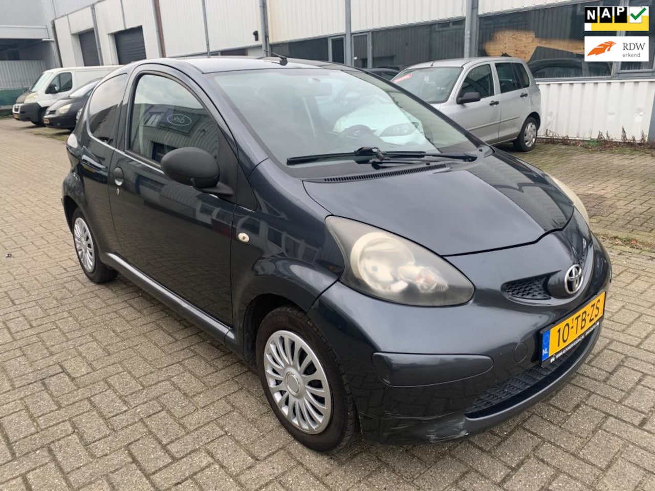 Toyota Aygo - 1.0-12V Benzine Rijdt en schakelt perfect Zeer zuinig in verbruik en belasting - AutoWereld.nl