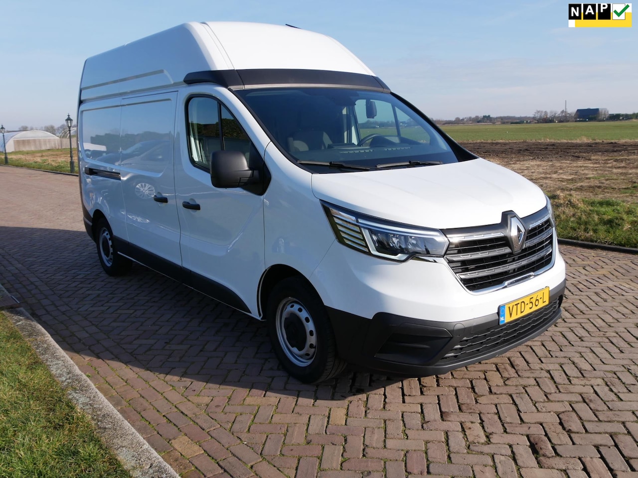 Renault Trafic - 2.0 dCi 150 T29 L2H2 Comfort 6-BAK AC ** 28.000KM** NEW MODEL - AutoWereld.nl