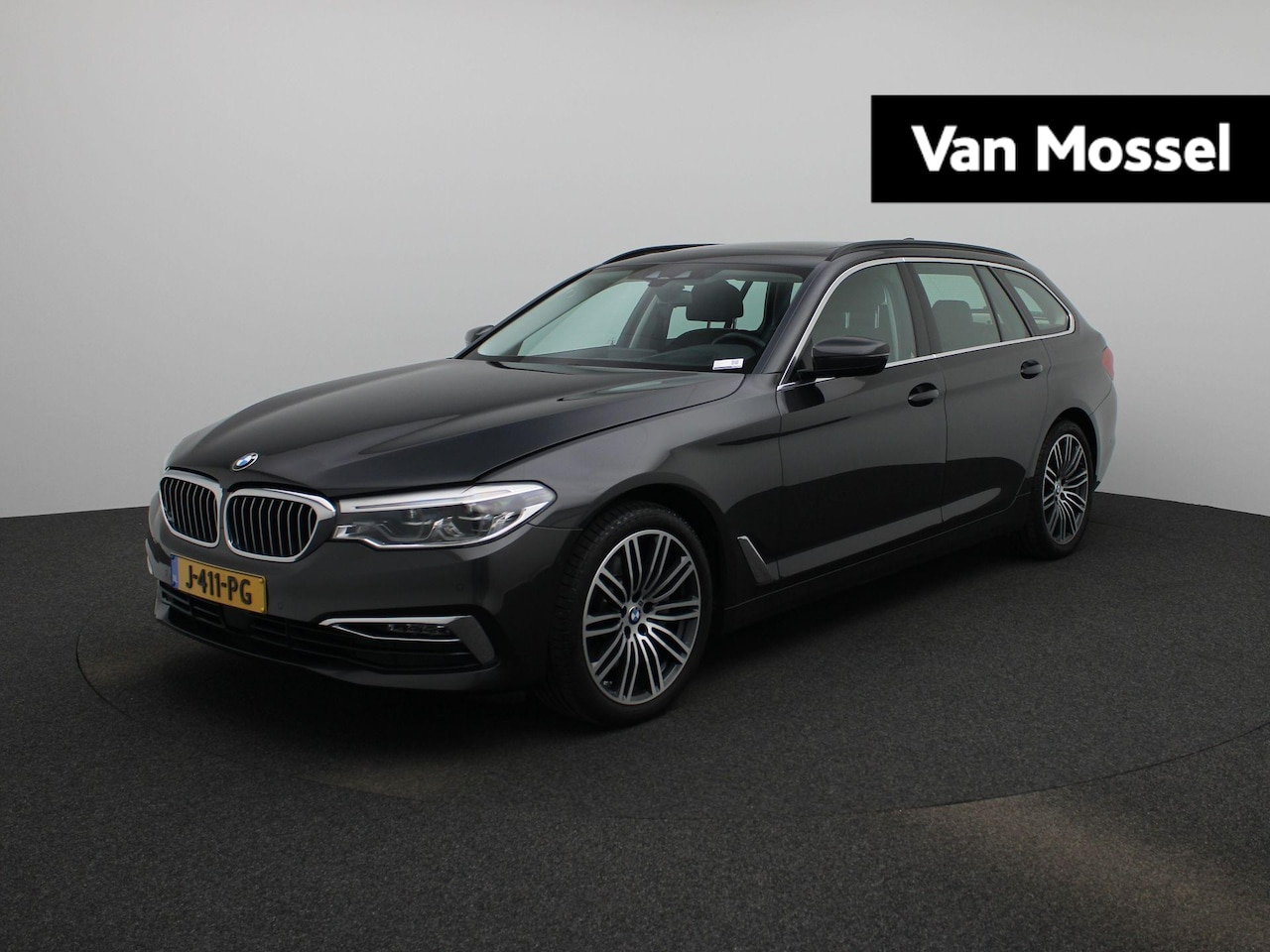 BMW 5-serie Touring - 530i High Executive | NAVIGATIE | LEDER | PANORAMADAK | CLIMATE CONTROL - AutoWereld.nl