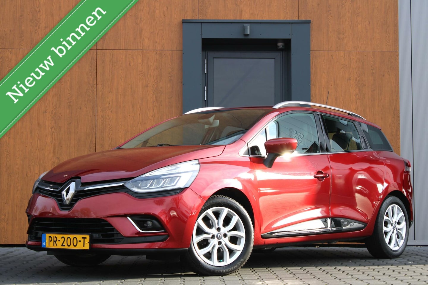 Renault Clio Estate - 1.5dCi Ecoleader Intens | BOSE | Camera | Trekhaak | Navi | LED - AutoWereld.nl