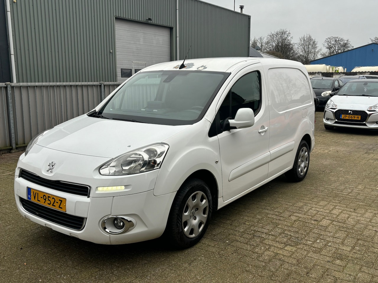 Peugeot Partner - 120 1.6 e-HDI L1 Navteq NWE APK - AutoWereld.nl