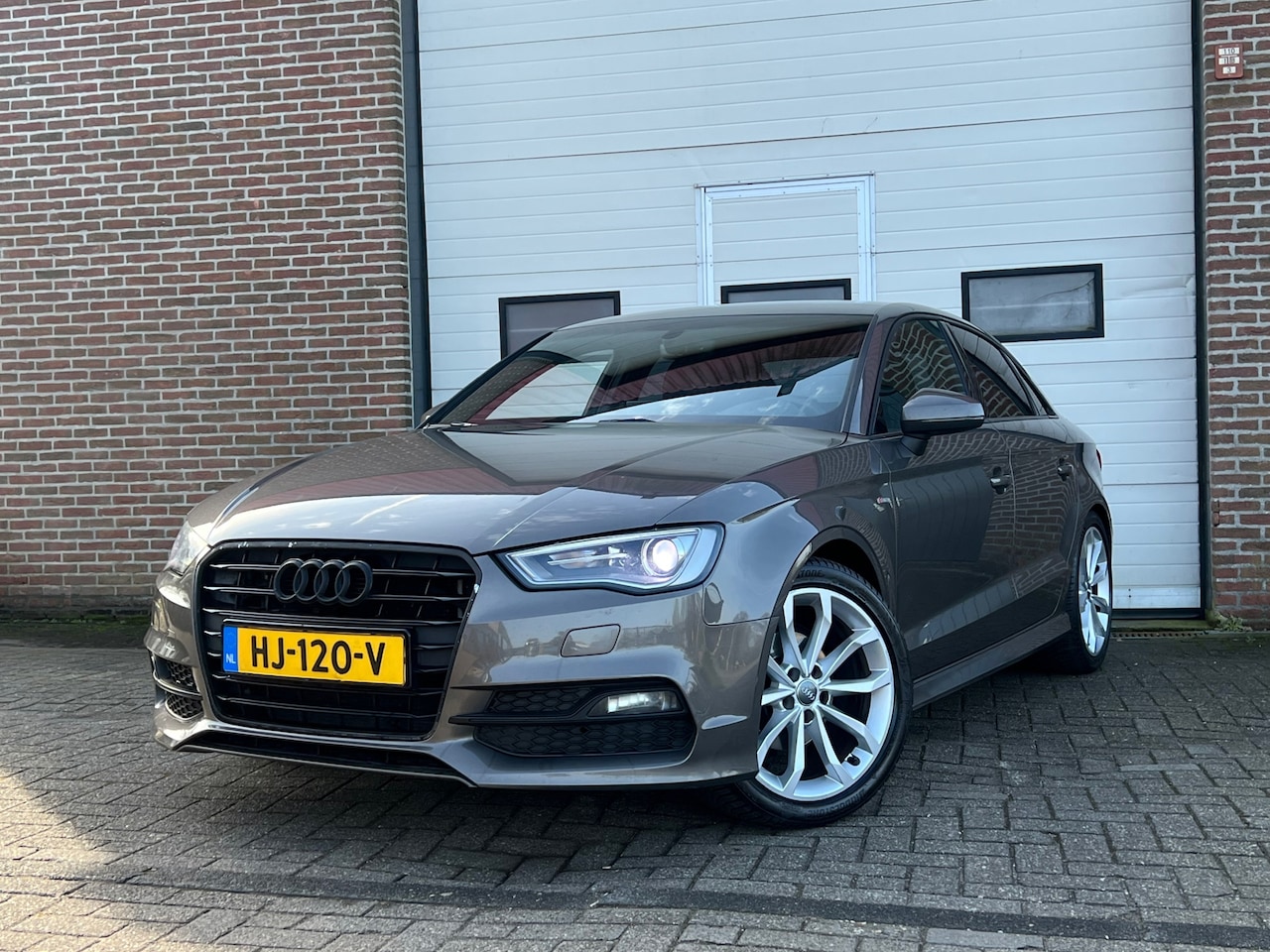 Audi A3 Limousine - 1.6 TDI Ambition Sport Edition | 3x- S-Line + Automaat + Navi + Cruise - AutoWereld.nl