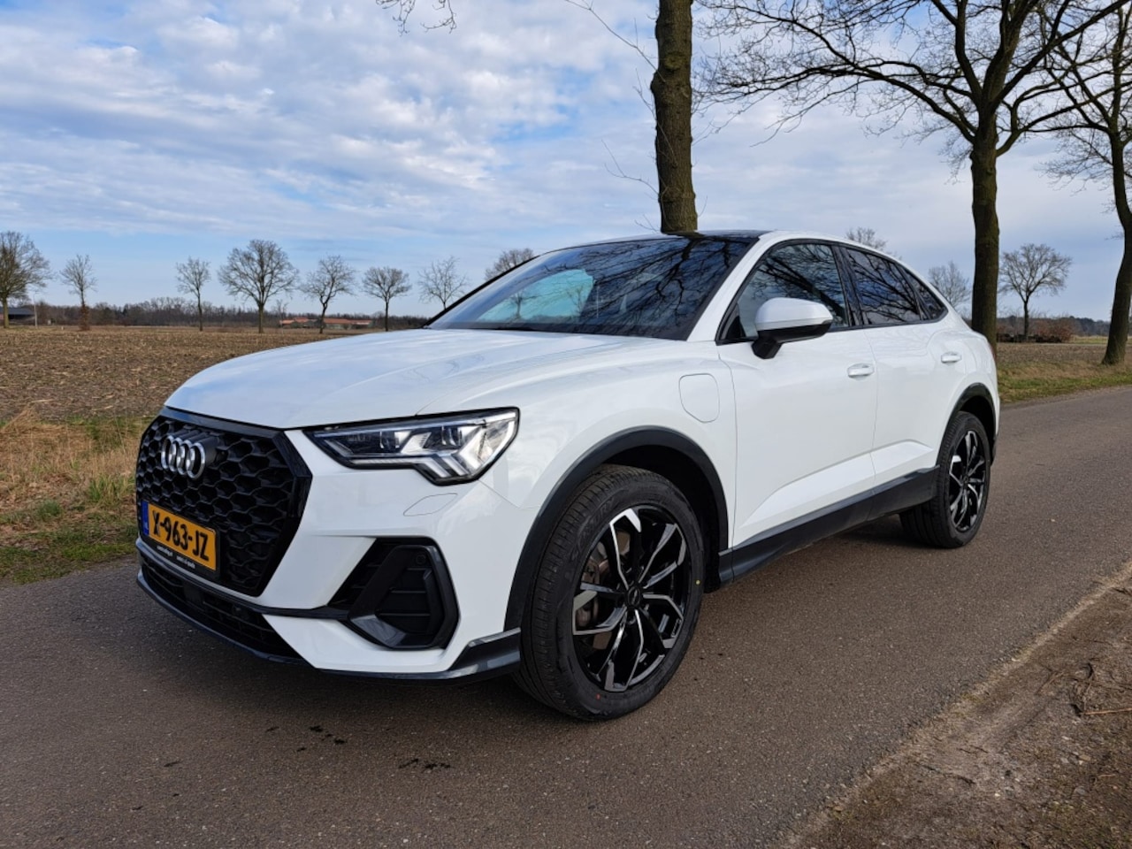 Audi Q3 Sportback - 45 TFSI e S Edition | NAVI | PANORAMA | TREKHAAK | CAMERA - AutoWereld.nl