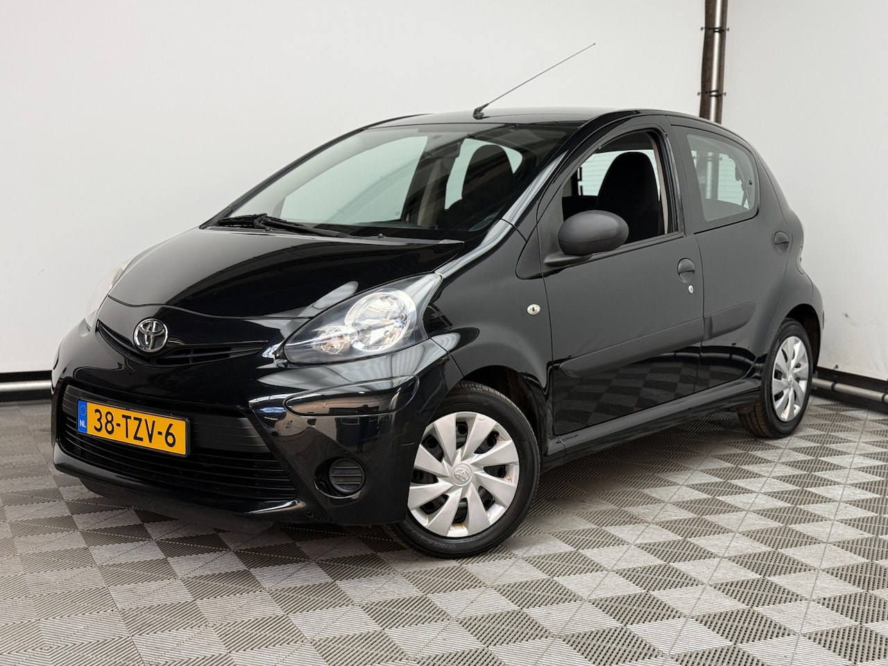 Toyota Aygo - 1.0 VVT-i Comfort 5-drs Airco Elek. Pakket 1e Eigenaar - AutoWereld.nl