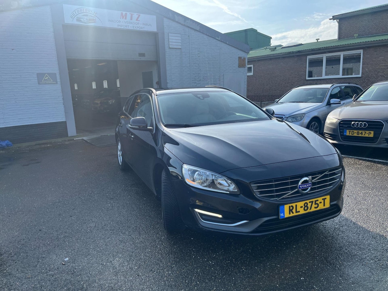 Volvo V60 - 2.0 D3 2.0 D3 - AutoWereld.nl