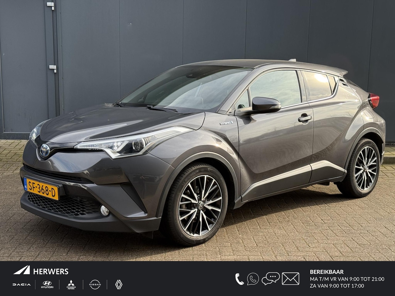 Toyota C-HR - 1.8 Hybrid Dynamic Automaat / Navigatie / Cruise Control Adaptief / Stoelverwarming / Came - AutoWereld.nl