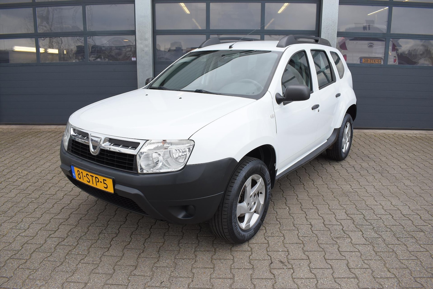 Dacia Duster - 1.6 16V 105pk 4x2 Ambiance - AutoWereld.nl