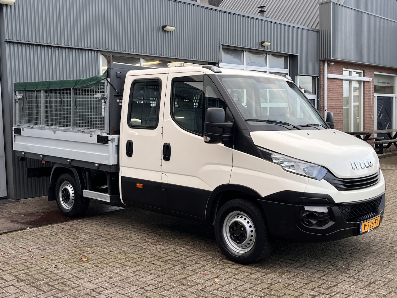 Iveco Daily - 35S12D 2.3 345 6 persoons 3500kg trekgewicht Airco Euro 6 Pick-up Open laadbak Bakwagen 1e - AutoWereld.nl