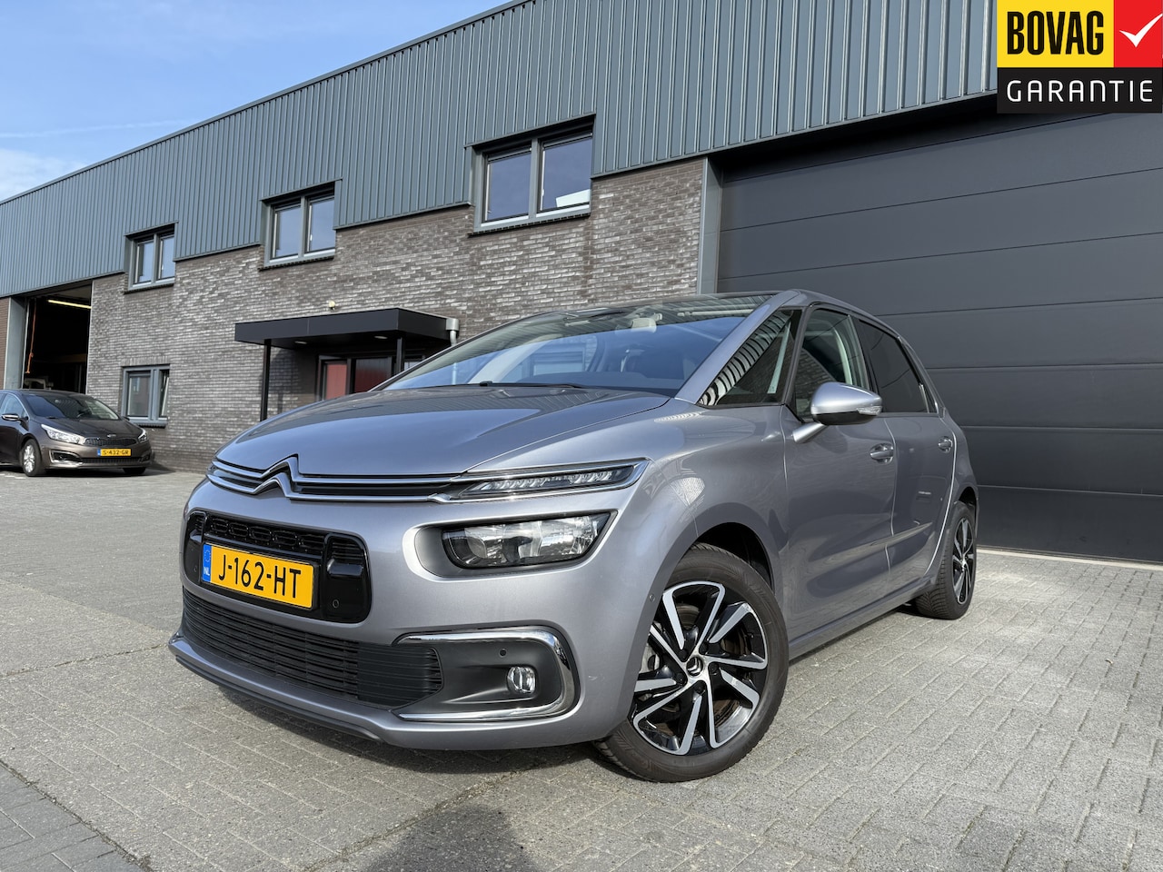 Citroën C4 SpaceTourer - 1.2 PureTech Shine | 2E EIGENAAR | 12MND GARANTIE | NAVI | CARPLAY | CRUISE | LMV | PANODA - AutoWereld.nl