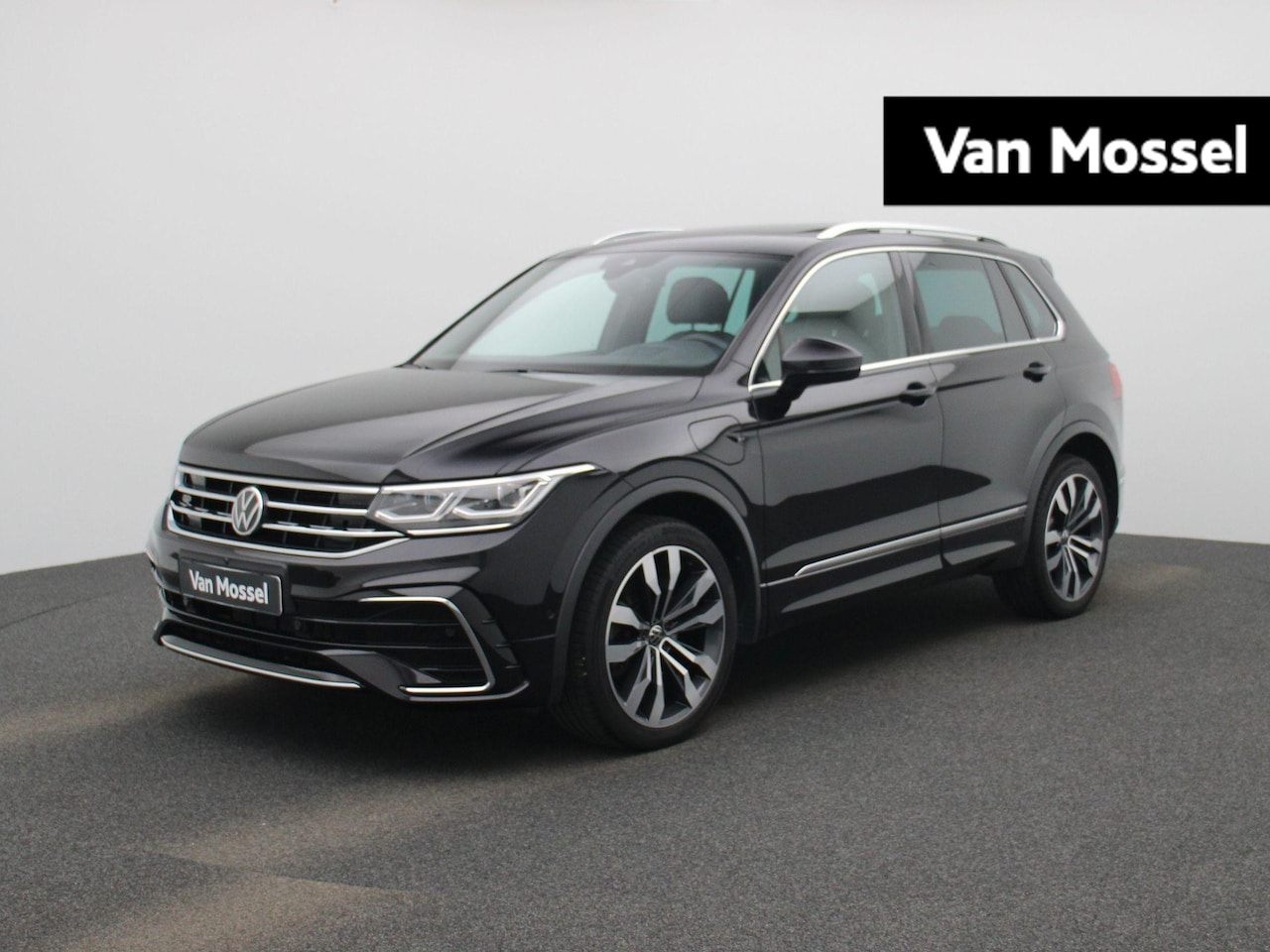 Volkswagen Tiguan - 1.4 TSI eHybrid R-Line | 245 PK | Automaat | Panoramaschuif-kanteldak | 20 Inch Suzuka Vel - AutoWereld.nl