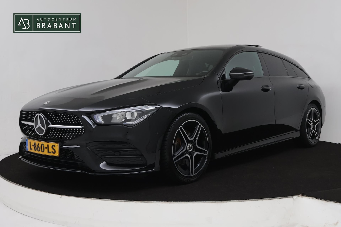 Mercedes-Benz CLA-klasse Shooting Brake - 180 Business Solution AMG (PANORAMADAK, SFEERVERLICHTING, PARKEERSENSOREN,STOELVERWARMING) - AutoWereld.nl