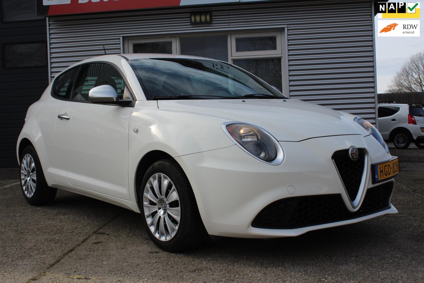 Alfa Romeo MiTo - 1.4 Super nette zuinige auto, airco, boekjes 70dkm!, 2x sleutel, incl nieuwe apk en afleve - AutoWereld.nl