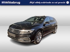 Volkswagen Passat Variant - 1.4 TSI PHEV GTE Business / Panorama dak / 18 Inch / Leer / Zwenkbare trekhaak / Led Matri