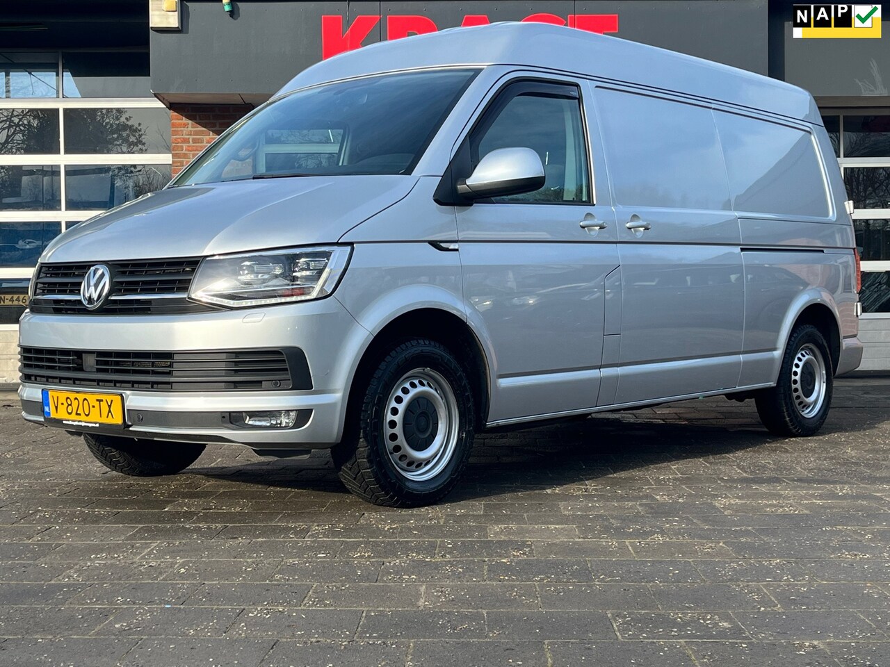 Volkswagen Transporter - 2.0 TDI L2H3 Highline|AUTOMAAT|adaptieve cruise control|airconditioning|parkeersensoren|tr - AutoWereld.nl