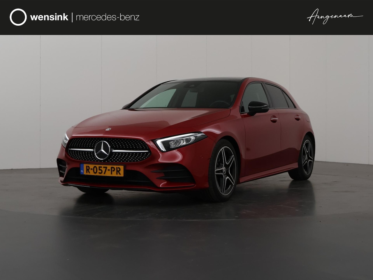 Mercedes-Benz A-klasse - 180 AMG Line | Panoramadak | Achteruitrijcamera | Lederen bekleding | Stoelverwarming | Sf - AutoWereld.nl